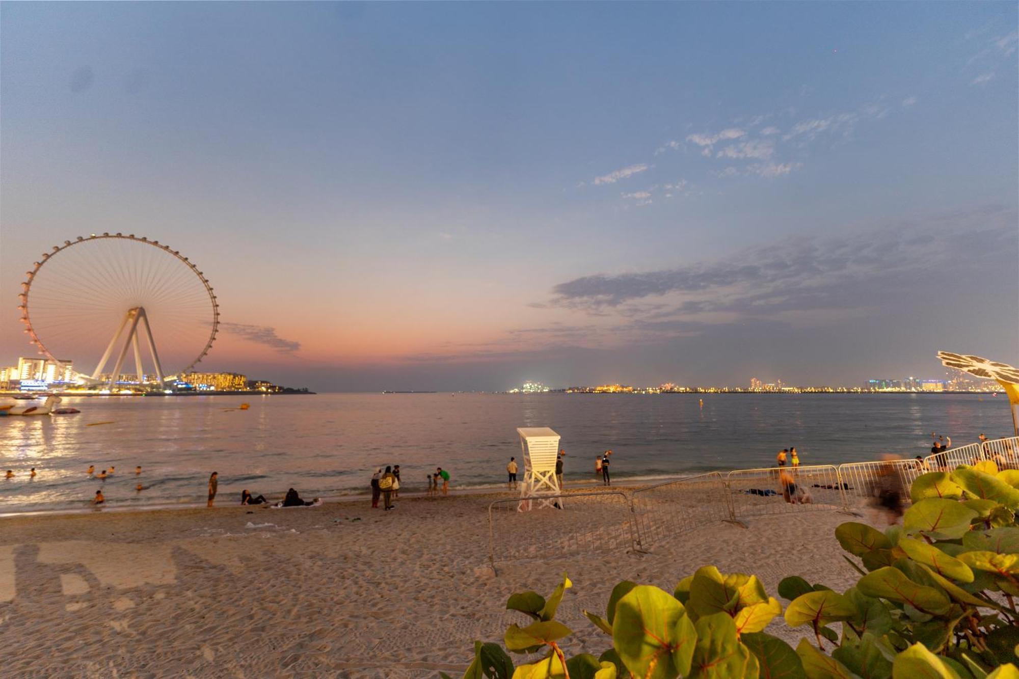 Jumeirah Beach Residents, Free Parking Дубай Екстериор снимка
